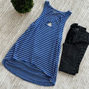 🫐 Beyond Yoga blue and grey striped drape tunic size XS